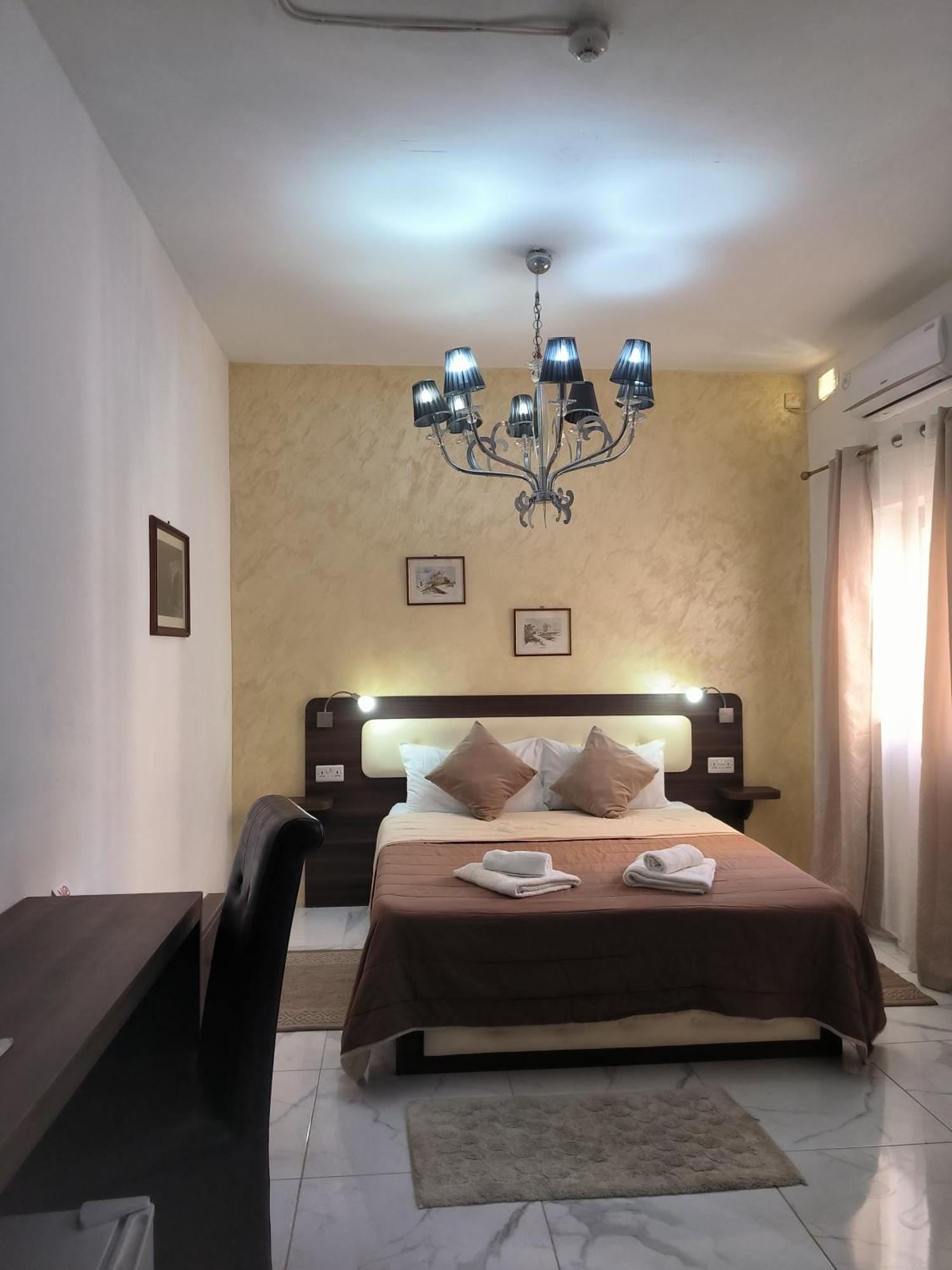 Tarona Guesthouse St. Paul's Bay Buitenkant foto